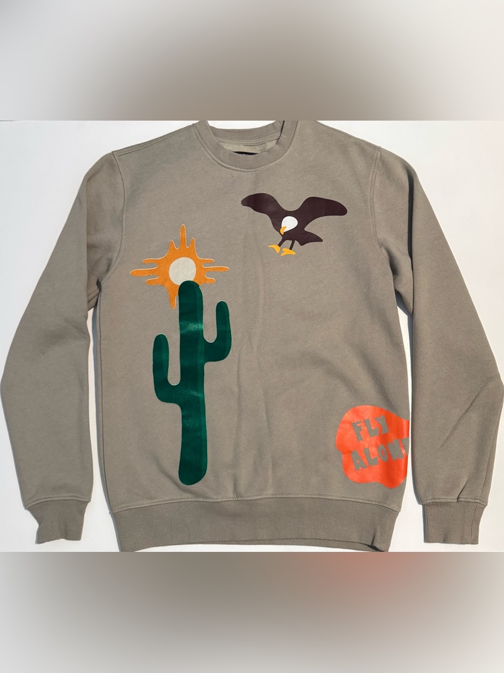 ROKUSTUDIO Men's Taupe Graphic Crewneck Sweatshirt with Desert Motif